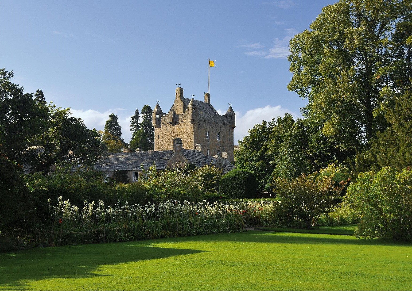 Cawdor_Castle.jpg